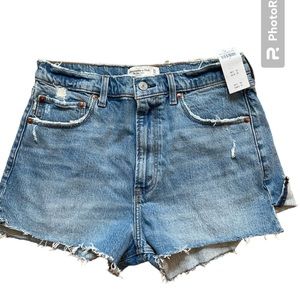 Abercrombie the mom short high rise classic jean shorts. Size 30.